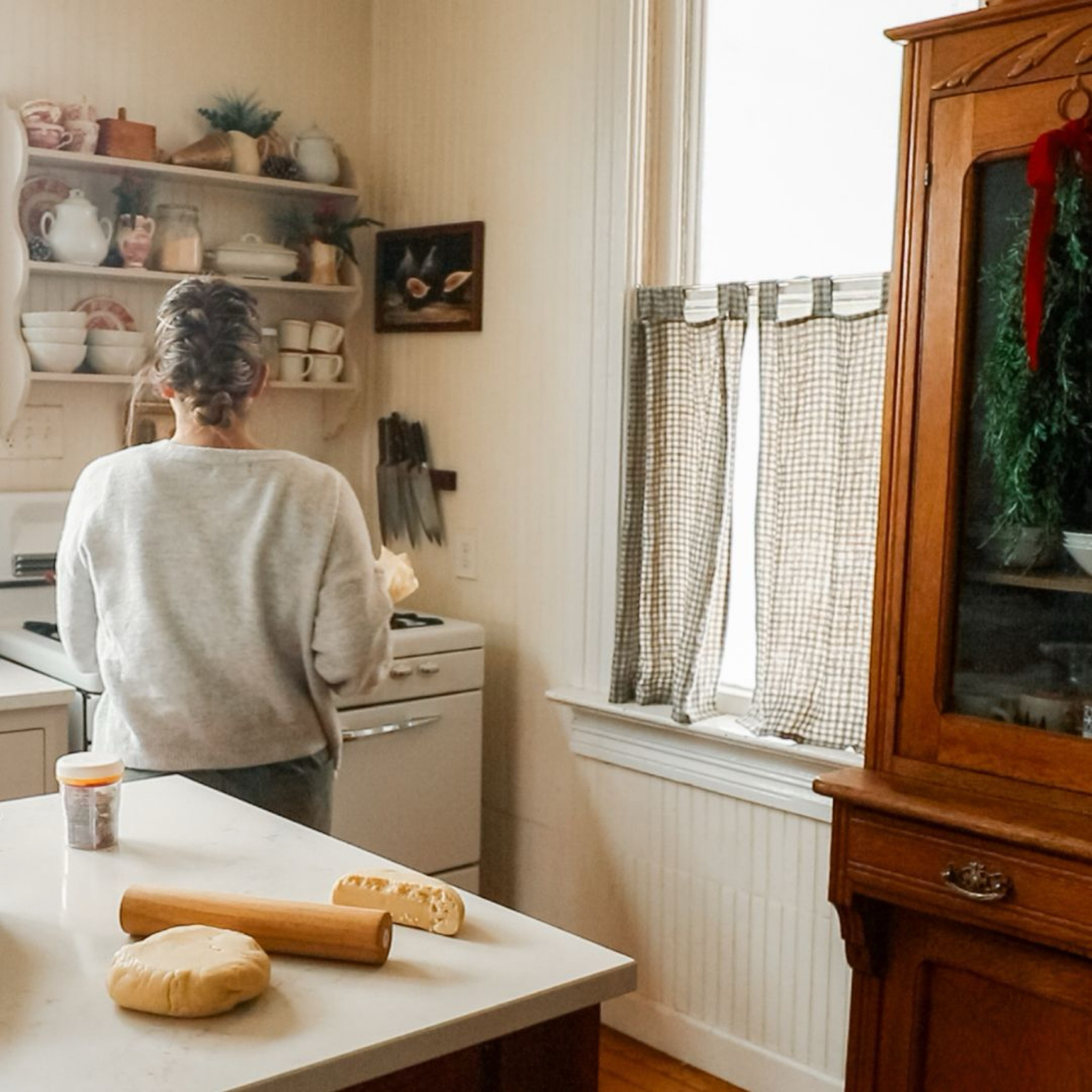 These last few days before Christmas can be a little hectic. I am hosting tomorrow, so lots of baking and cleaning going on. @walmart makes last minute gifts easy with their pickup and delivery options. I have my favorite finds linked! Perfect for stocking stuffers and for people ok your list who are a little tougher to shop for (hello gift cards!) #walmartpartner 

#LTKGiftGuide