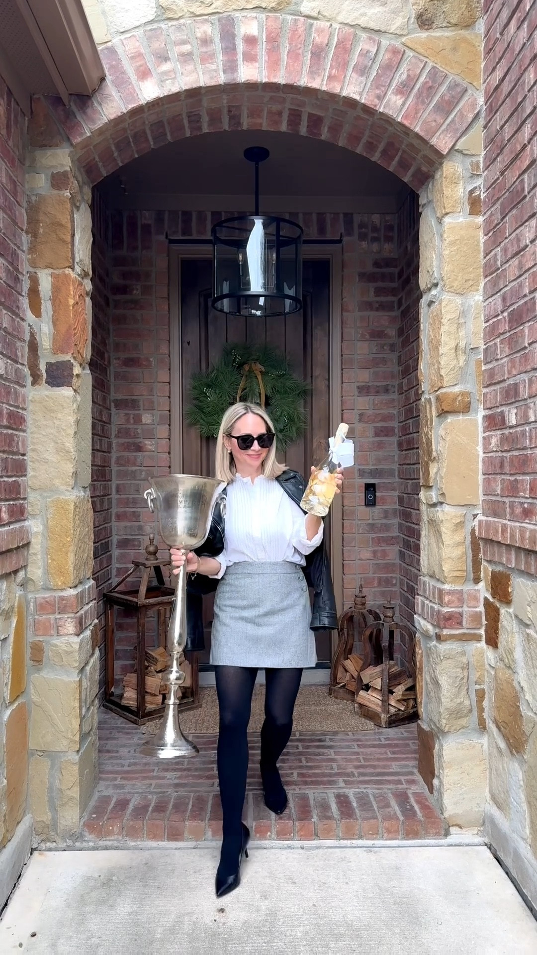 When you’re in charge of bringing the bubbles 🥂🍾 Elevate your hostess gift game: pair your Prosecco with a chic ice bucket for the win!



#LTKHoliday #LTKHome #LTKGiftGuide