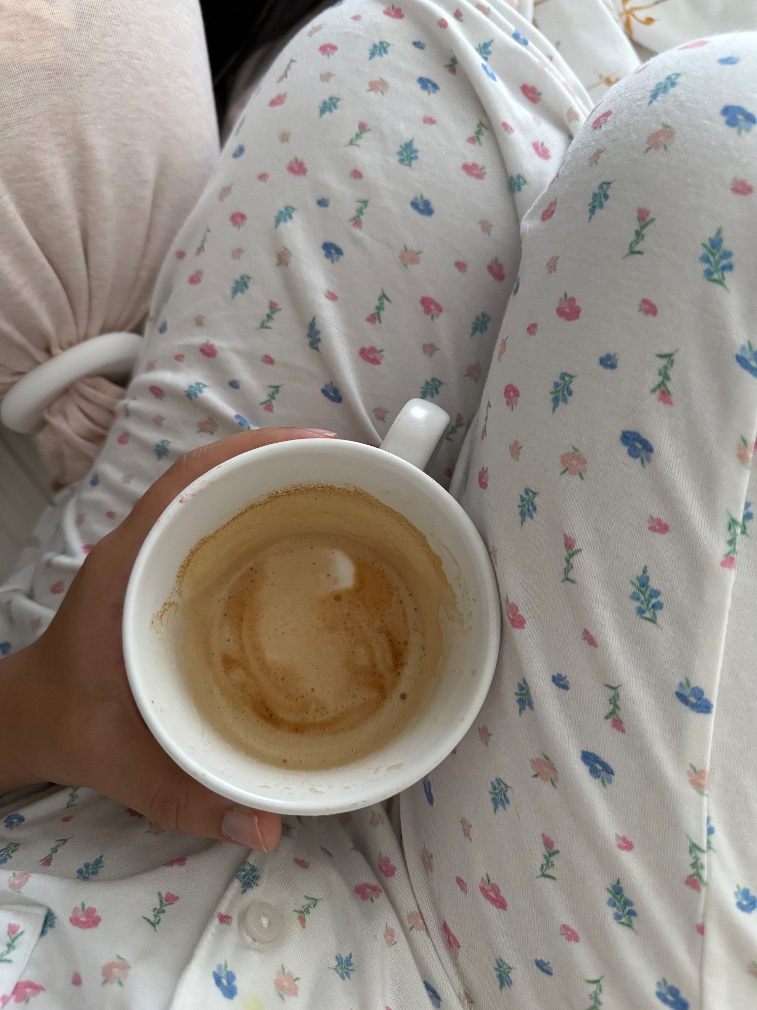 Pyjamas nursing pillow lounge 

#LTKeurope #LTKwinter #LTKuk