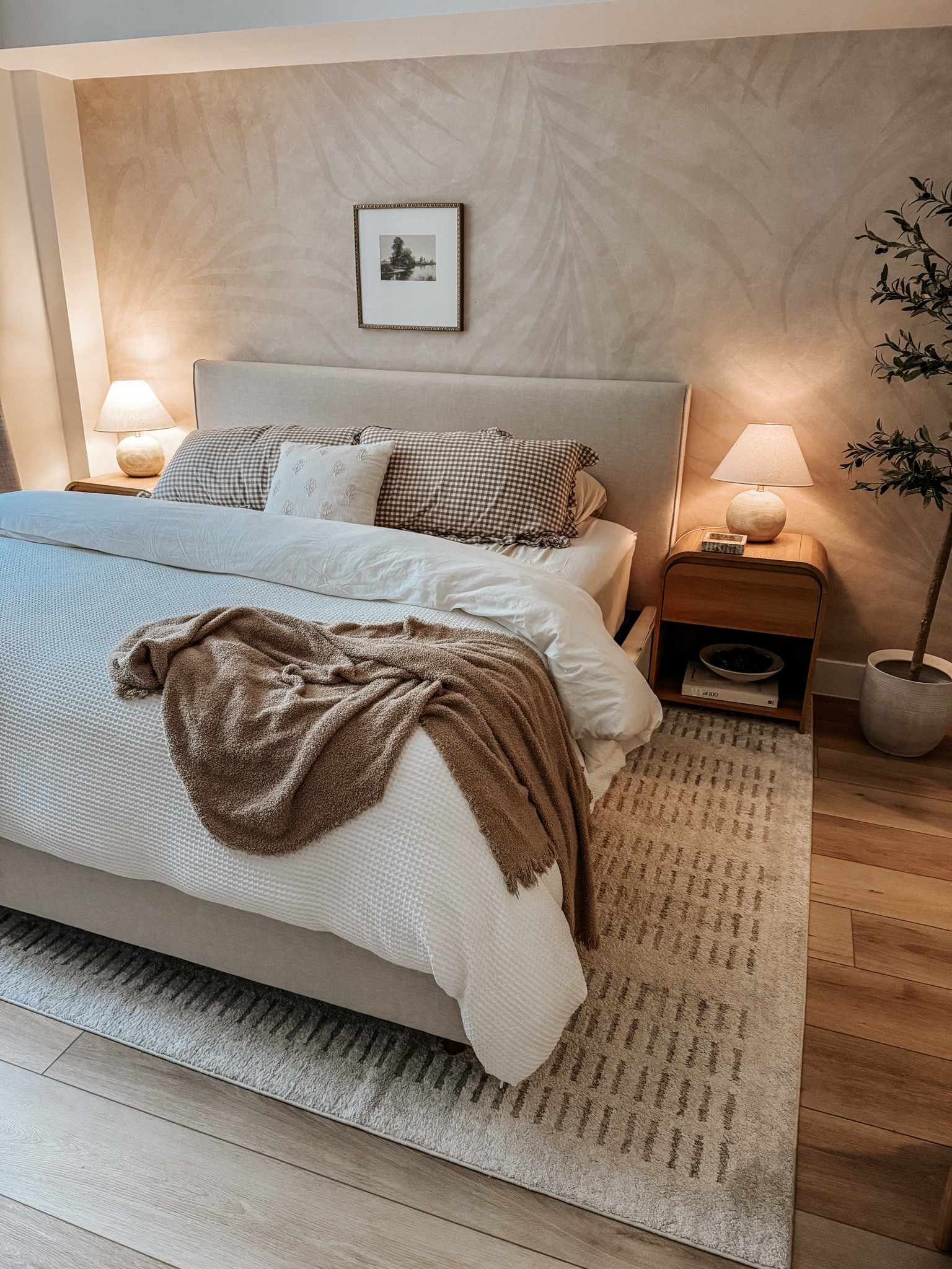 I added this frame above my bed & the size of it is out of my comfort zone bc I usually follow design rules when it comes to scale BUT I’ve noticed that I love seeing unexpectedly smaller sized art in other homes where I would normally put large art - so I’m giving it a shot! 

Neutral bedroom, wall art, neutral home decor 

#LTKHome #LTKStyleTip