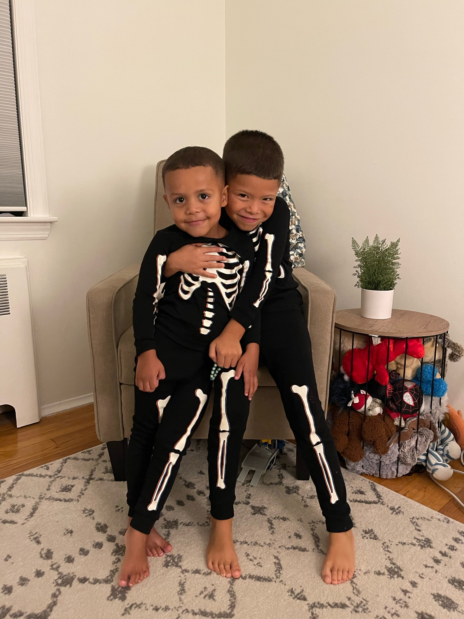Toddler glow in the dark pajamas! Halloween

#LTKHalloween #LTKkids #LTKSeasonal