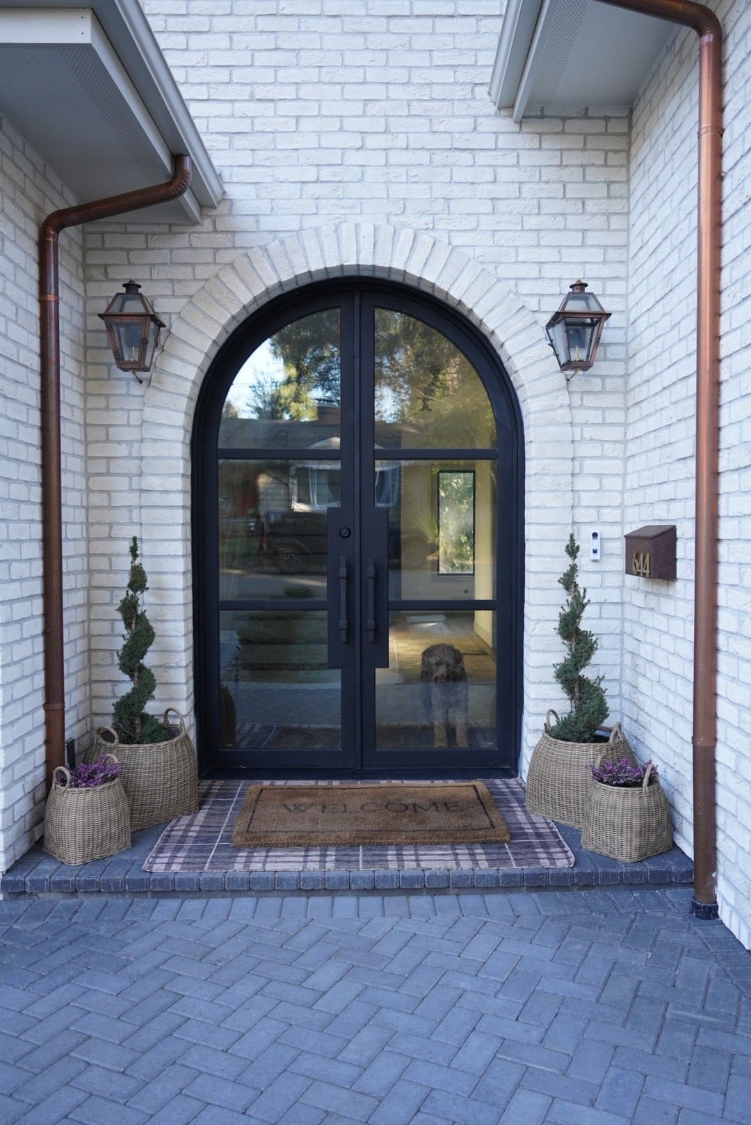 A fresh welcome starts at the front door 🤍 #wayfair #mcgeeandco #gasslanterns 