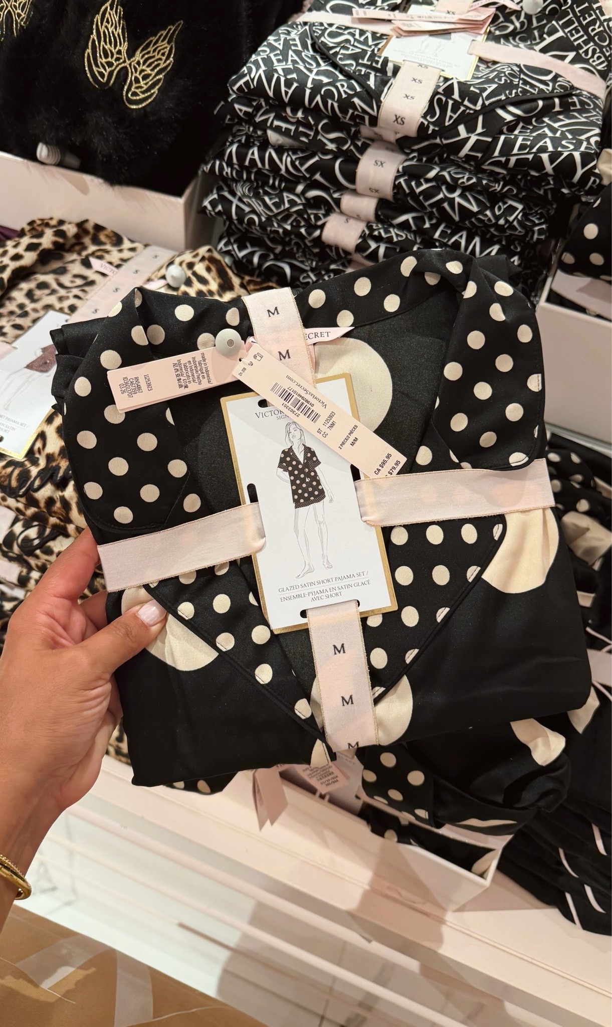 The cutest polka dot pajamas 😍🤍

#polkadots #pjs #pjset #victoriassecret #vs #fallpjs

#LTKSeasonal #LTKselfcare #LTKdayinmylife
