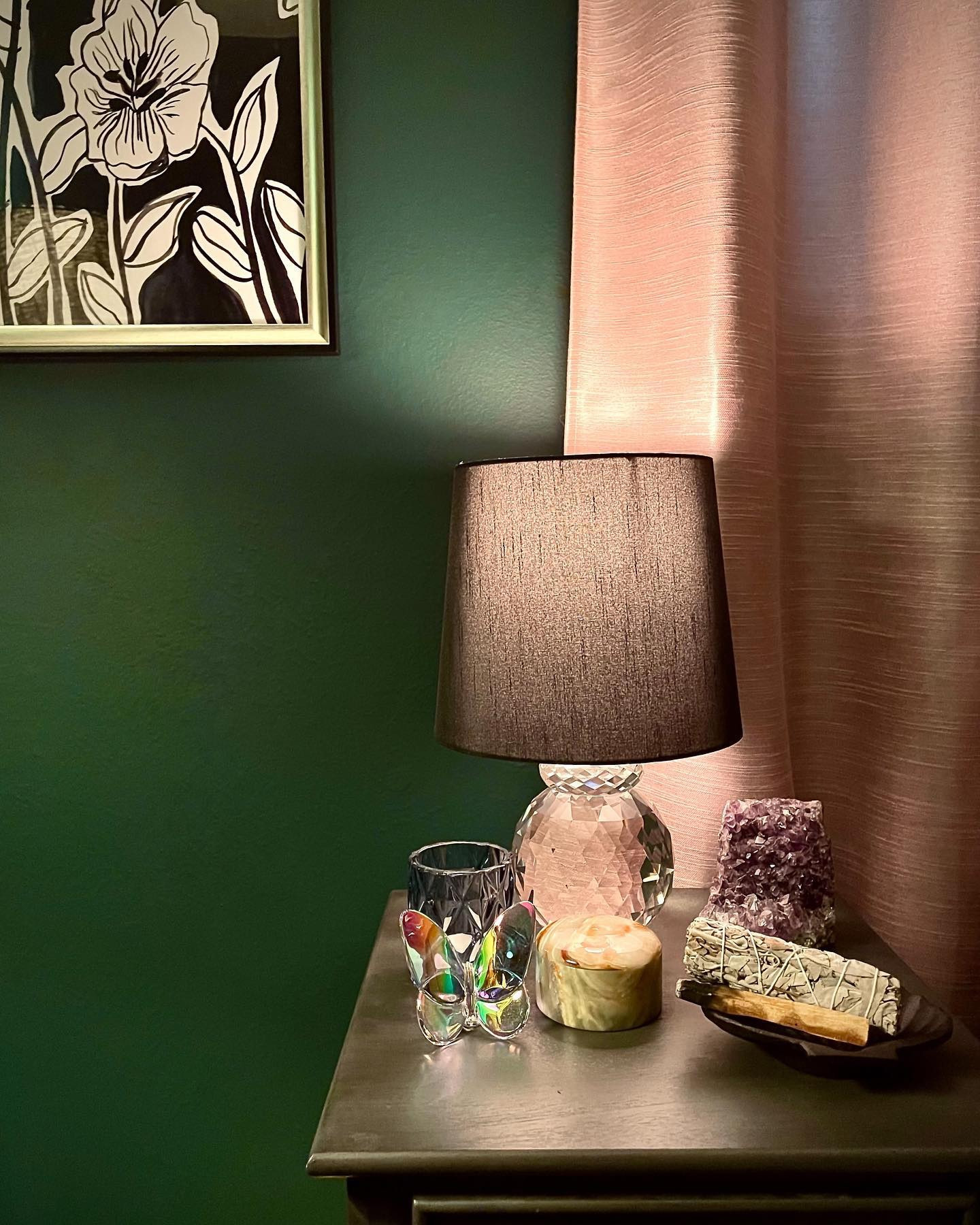 𝑅𝑒𝑐𝑒𝑛𝑡𝑙𝑦 𝑝𝑎𝑖𝑛𝑡𝑒𝑑 𝑚𝑦 𝑏𝑒𝑑𝑟𝑜𝑜𝑚 𝑔𝑟𝑒𝑒𝑛.  𝑊𝑜𝑤!  𝑤ℎ𝑎𝑡 𝑎 𝑡𝑟𝑎𝑛𝑠𝑓𝑜𝑟𝑚𝑎𝑡𝑖𝑜𝑛...
𝐷𝑎𝑟𝑘 𝑐𝑜𝑙𝑜𝑟𝑠 𝑐𝑎𝑛 𝑎𝑑𝑑 𝑠𝑜 𝑚𝑢𝑐ℎ 𝑐𝑎𝑙𝑚 𝑡𝑜 𝑎 𝑠𝑝𝑎𝑐𝑒...ℎ𝑖𝑔ℎ𝑙𝑦 𝑟𝑒𝑐𝑜𝑚𝑚𝑒𝑛𝑑 𝑡𝑜 𝑛𝑒𝑣𝑒𝑟 𝑏𝑒 𝑎𝑓𝑟𝑎𝑖𝑑 𝑜𝑓 𝑎 𝑏𝑜𝑙𝑑 𝑐𝑜𝑙𝑜𝑟 𝑐ℎ𝑜𝑖𝑐𝑒.  𝐻𝑎𝑣𝑖𝑛𝑔 𝑠𝑎𝑔𝑒 𝑎𝑛𝑑 𝑝𝑎𝑙𝑜 𝑠𝑎𝑛𝑡𝑜 ℎ𝑎𝑛𝑑𝑦 𝑖𝑠 𝑎𝑙𝑠𝑜 𝑟𝑒𝑐𝑜𝑚𝑚𝑒𝑛𝑑𝑒𝑑...𝑙𝑜𝑙
💚💚💚
www.thehouseofneptune.com

#LTKGiftGuide #LTKdayinmylife #LTKHome