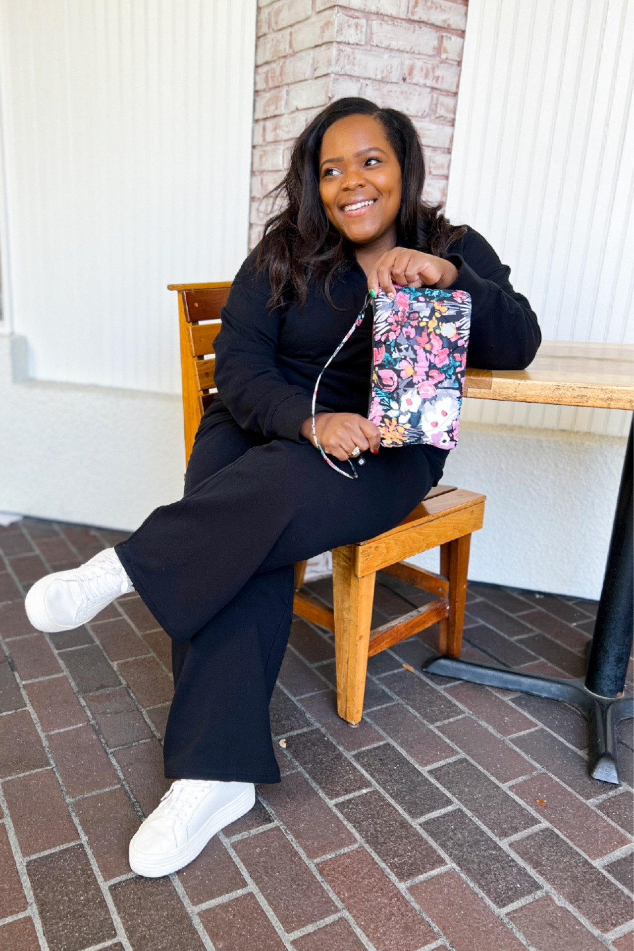 Vera Bradley featherweight pouch | travel | travel bag | clutch | prints | Target | Ava & Viv | white sneakers #ltkfind #competition #targetstyle

#LTKtravel #LTKcurves #LTKitbag