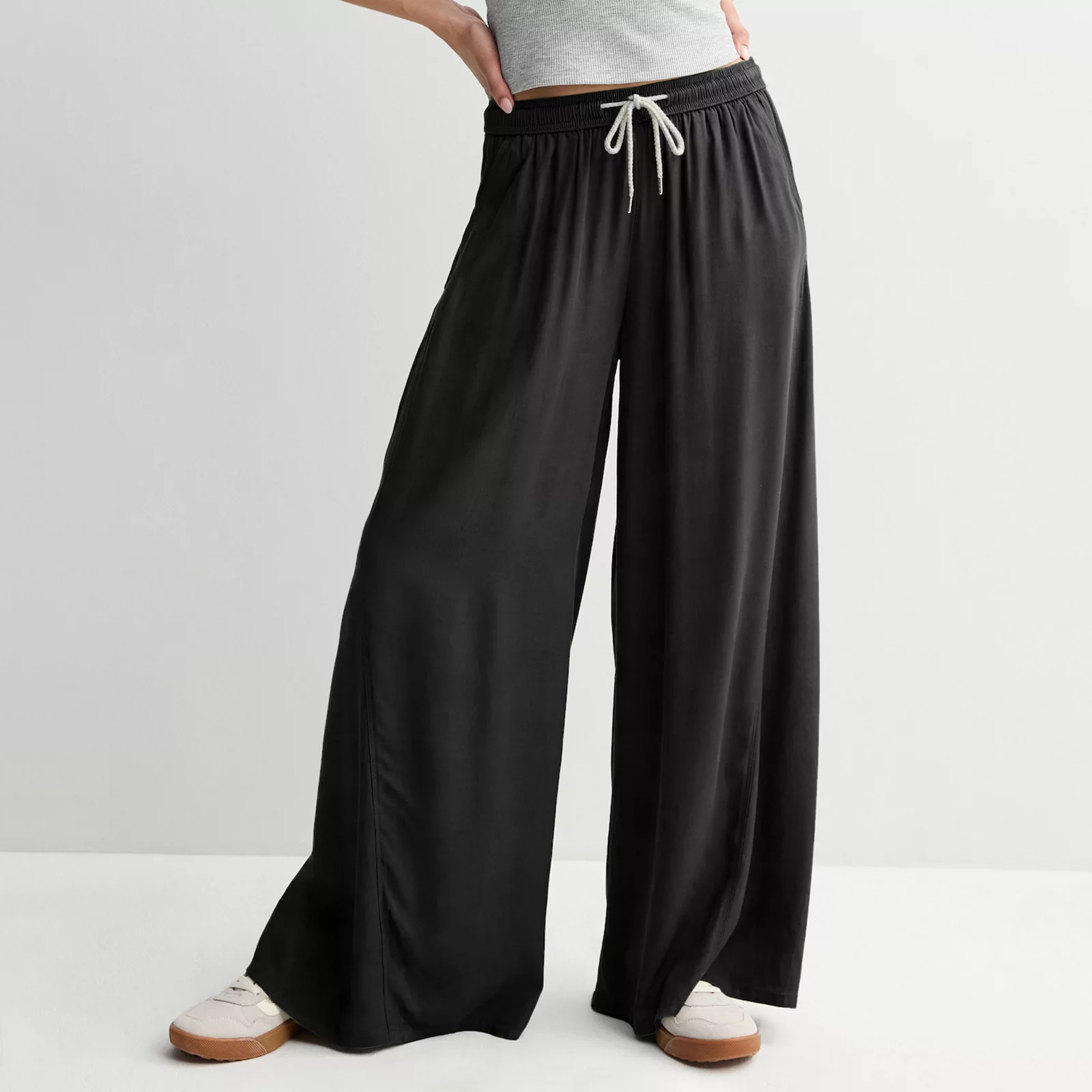 Juniors' SO® High-Rise Baggy Wide Leg Pants | Kohl's