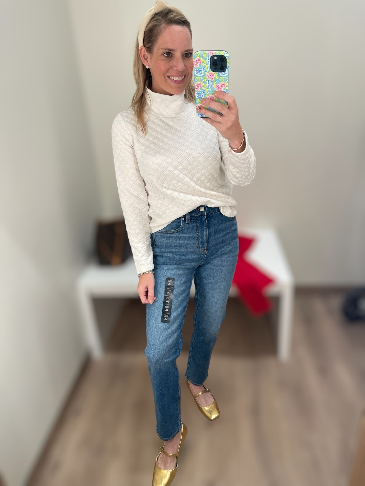 Straight jeans, quilted pullover 

#LTKOver40 #LTKFindsUnder50 #LTKFindsUnder100