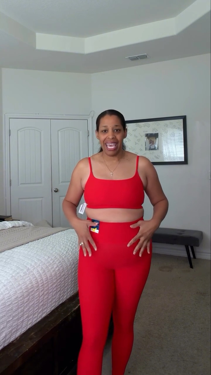 @oldnavy Activewear try on: No front seam leggings

PowerSoft Boundless Leggings | M
PowerSoft Sports Bra | M
CloudMotion T-Shirt | M
Colors: Black Jack + Amaryllis



#oldnavy #nofrontseamleggings #activewearforwomen #tryonhaul #midsizegirl

#LTKActive #LTKOver40 #LTKMidsize