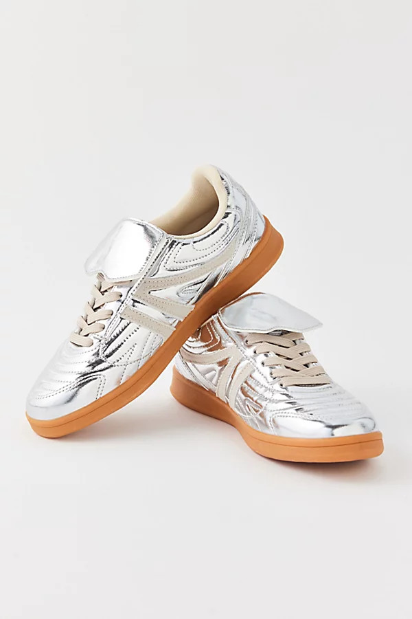 Steve Madden Madrid Sneaker in Silver, Women's at Urban Outfitters | Urban Outfitters (US and RoW)