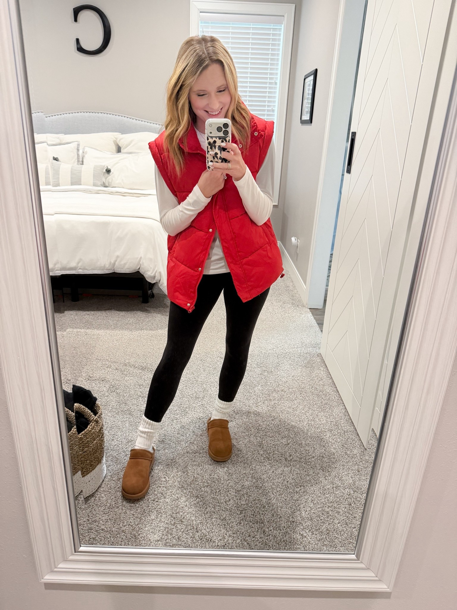 Another vest I am loving! Obsessed with this pop of red and how comfy this vest is!  

#LTKootd #LTKSeasonal #LTKHoliday