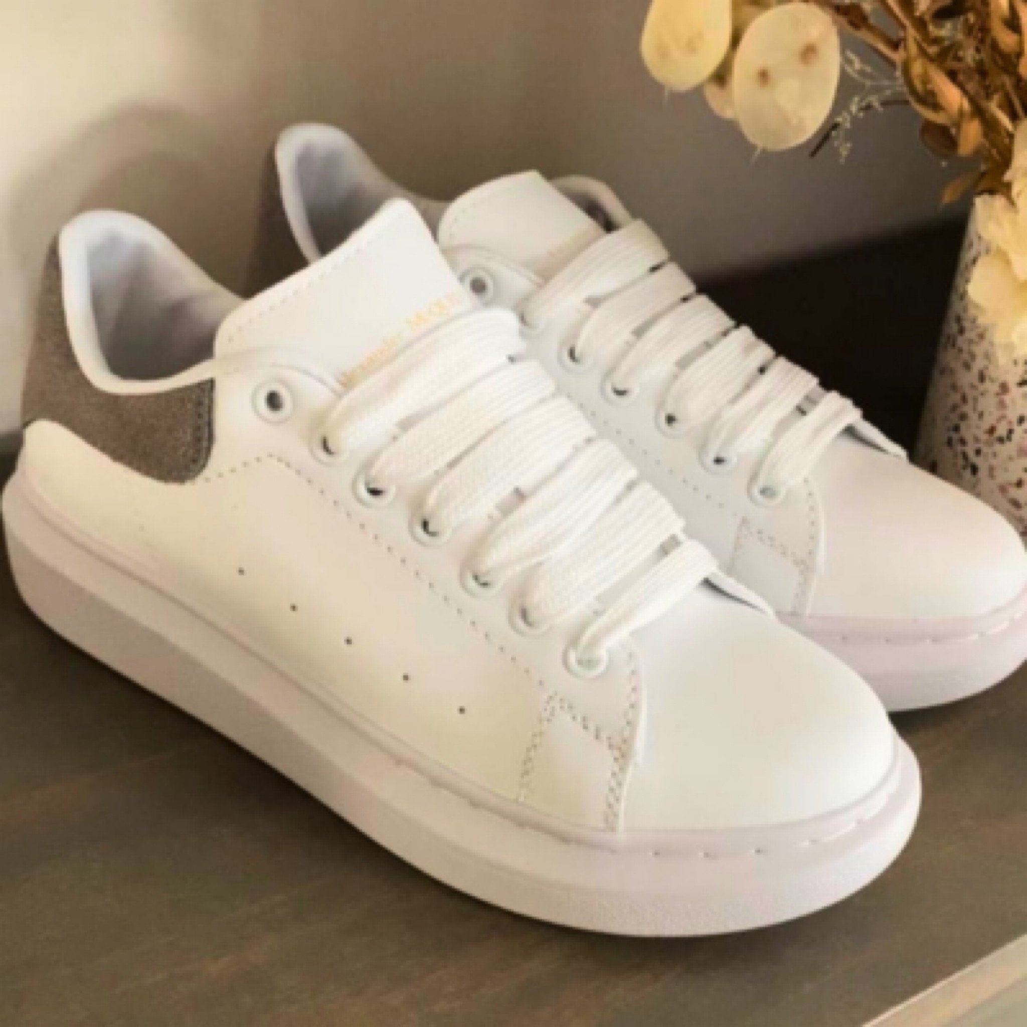 Alexander McQueen sneakers #dhgate

#LTKShoeCrush #LTKFindsUnder100