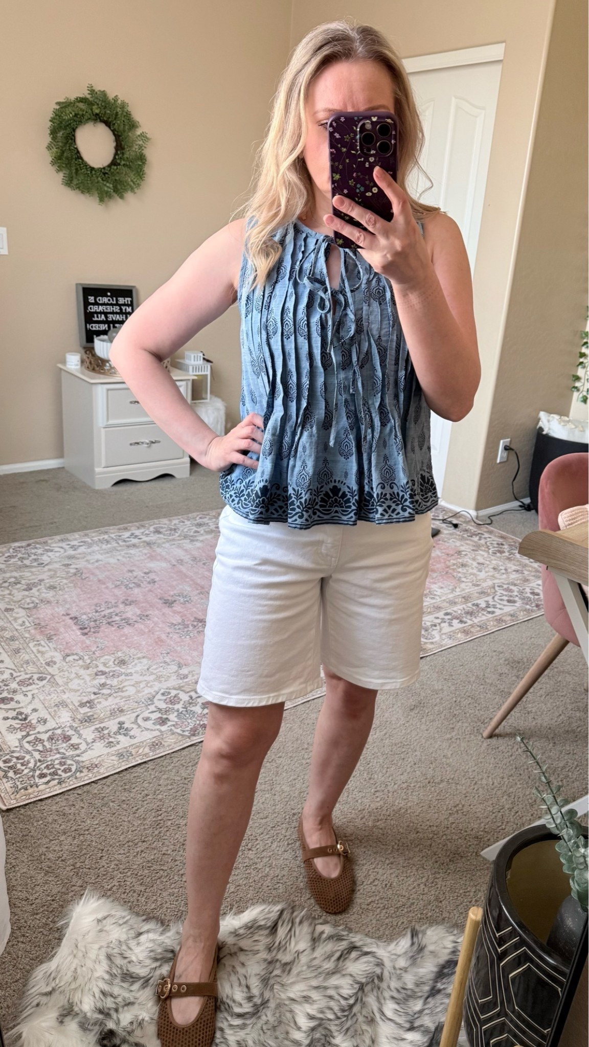 This cute top is perfect for transitioning into fall. I think it will look great paired with a brown cardigan. 



Pre fall outfit, transition piece, transition to fall,

#LTKSeasonal #LTKSaleAlert #LTKOver40