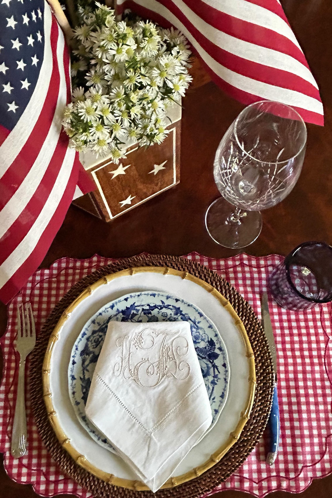 Laying the table is, like, 80% of what I love about celebrating holidays & that’s probably a conservative estimate, to be honest ❤️🤍💙

Links to all of my favorite tabletop pieces linked in my Stories & on LTK!