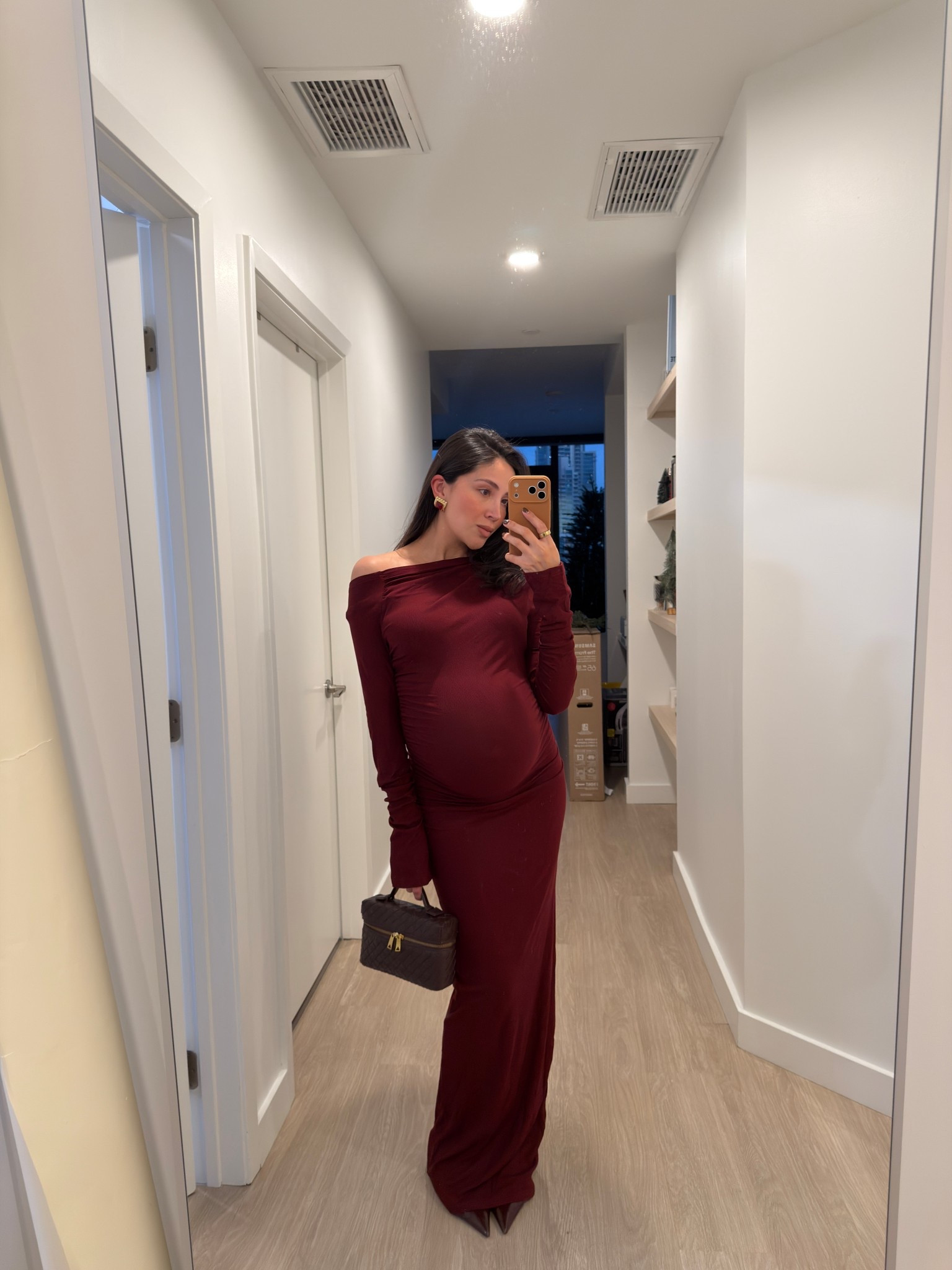 The perfect holiday dress - bump friendly ❤️

#LTKHoliday #LTKFindsUnder100 #LTKootd