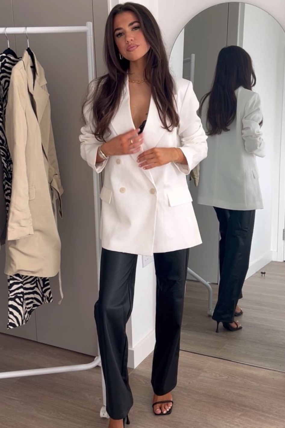 A perfect workwear Outfit.
Black and White Inspo.
Inspo: pheebslfashion 

#LTKFind #LTKworkwear #LTKfit