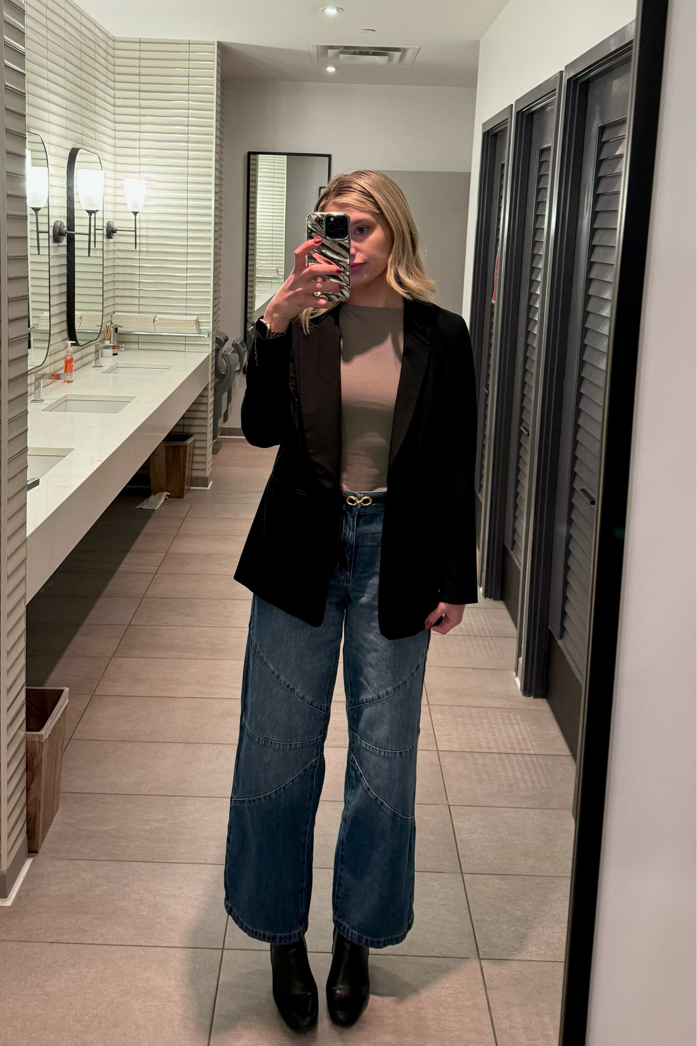 work outfit of the day 
• oversized blazer - H&M  
• mock neck bodysuit - ABERCROMBIE
• belt - AMAZON
• phone case - AMAZON
• shoes - AMAZON
• jeans - FASHION NOVA (can't link on LTK 😢)



#LTKstyletip #LTKworkwear