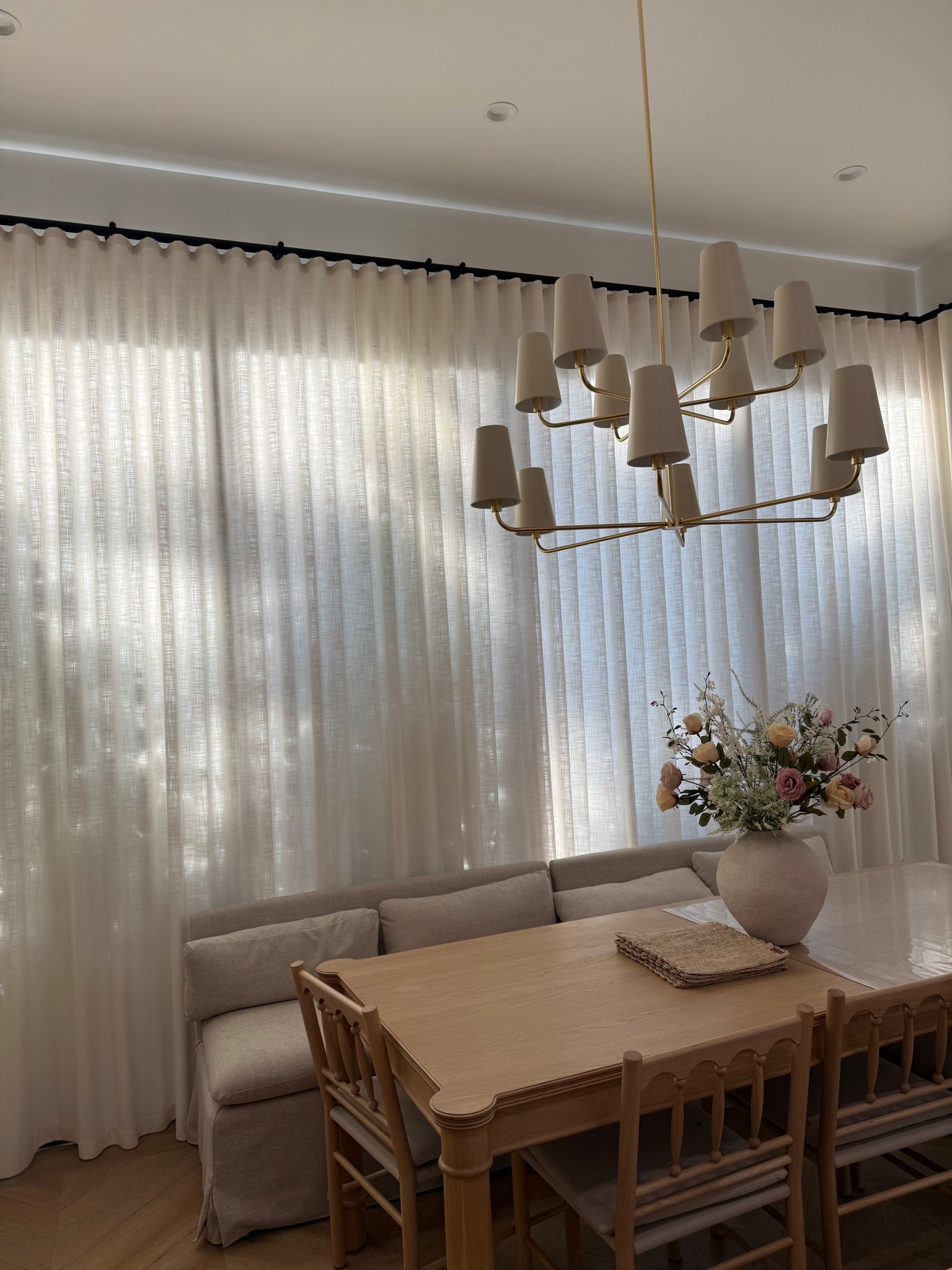 dining room details! love the new light 🤍 #diningroom #lighting #homedecor #decor 

#LTKHome