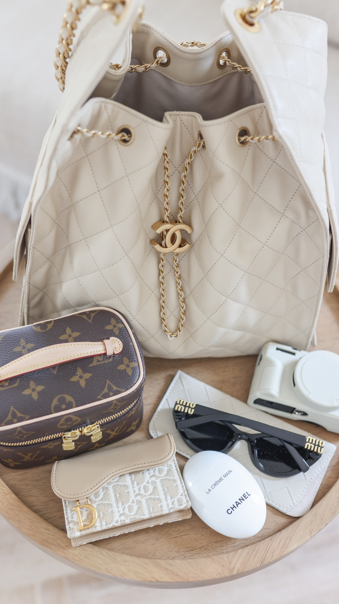 Stock my purse with me! 

Purse essentials, what’s in my bag, bag essentials, Amazon finds, key pouch, Miu Miu sunglasses

#LTKdayinmylife #LTKBeauty