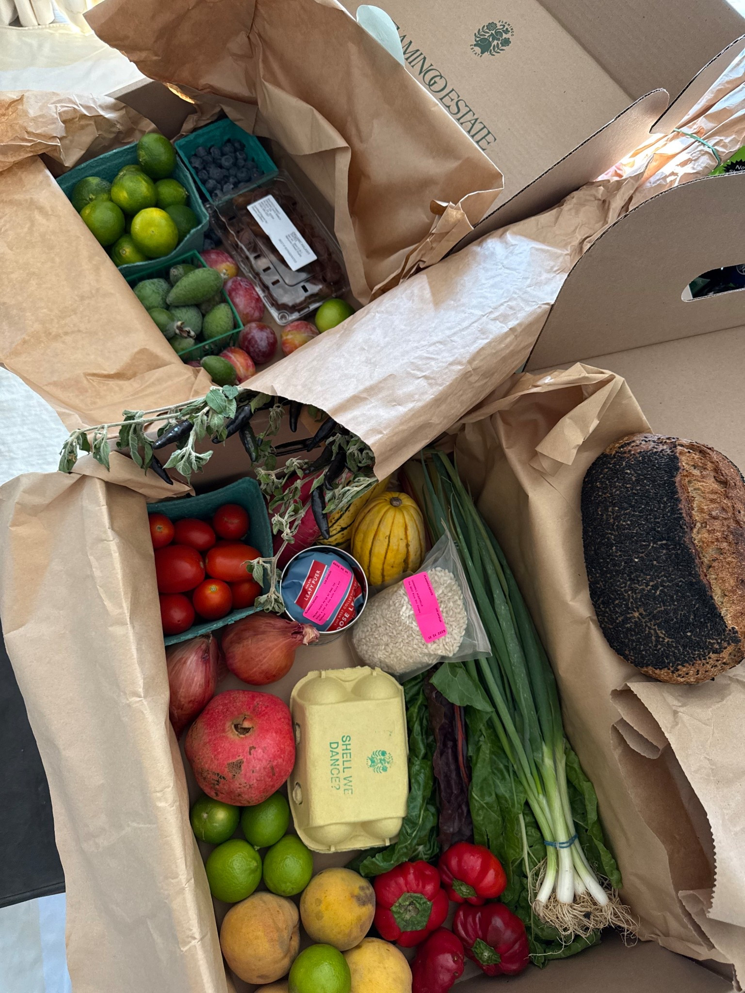 Regenerative farm box, my favorite delivery of the month! Such a great gift for the holidays along with pantry items as well 