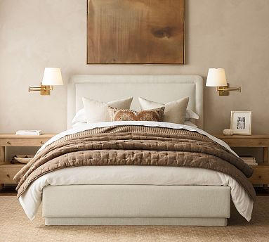 Hampton Upholstered Rounded Bed | Pottery Barn (US)