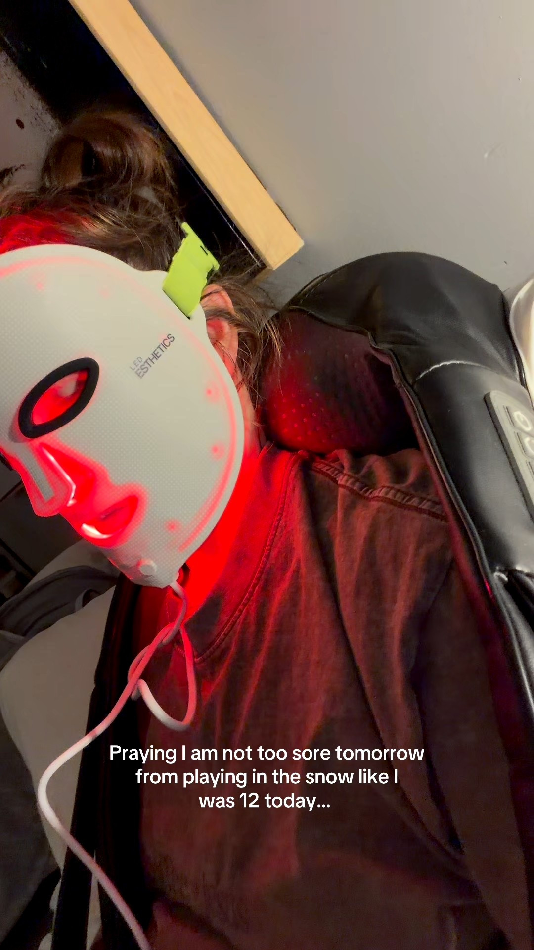 Snow day recovery.

#redlighttherapy 