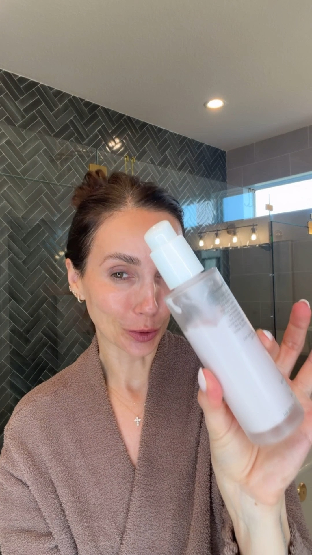 My nighttime anti-aging beauty hack, my faves from Osea code ANNAOSEA10.

osea dream bio- retinol body serum, osea body serum, osea body oil, body skincare routine, beauty hacks, anti-aging hacks, beauty tips, annabrstyle.

#LTKFindsUnder100 #LTKBeauty #LTKFindsUnder50