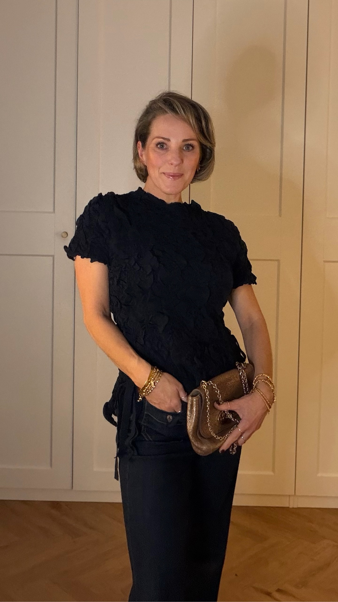 Jeans & a nice top, textured knit, short sleeve knit, dark denim, January outfits 

#LTKwinter #LTKuk