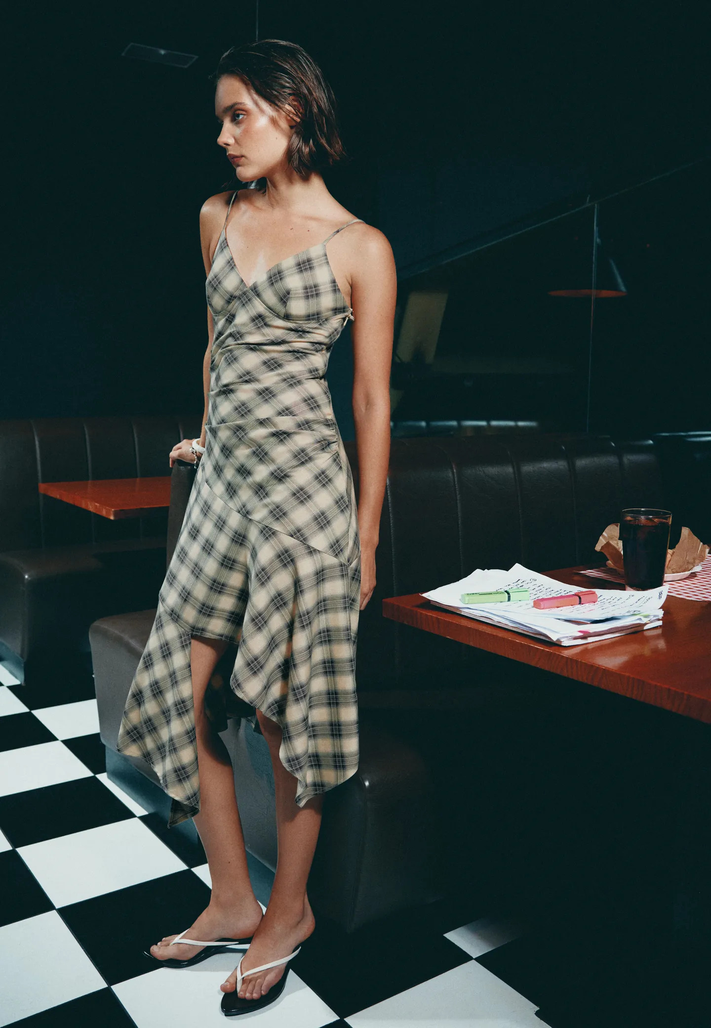 Asymmetric check print midi dress | Stradivarius (UK)