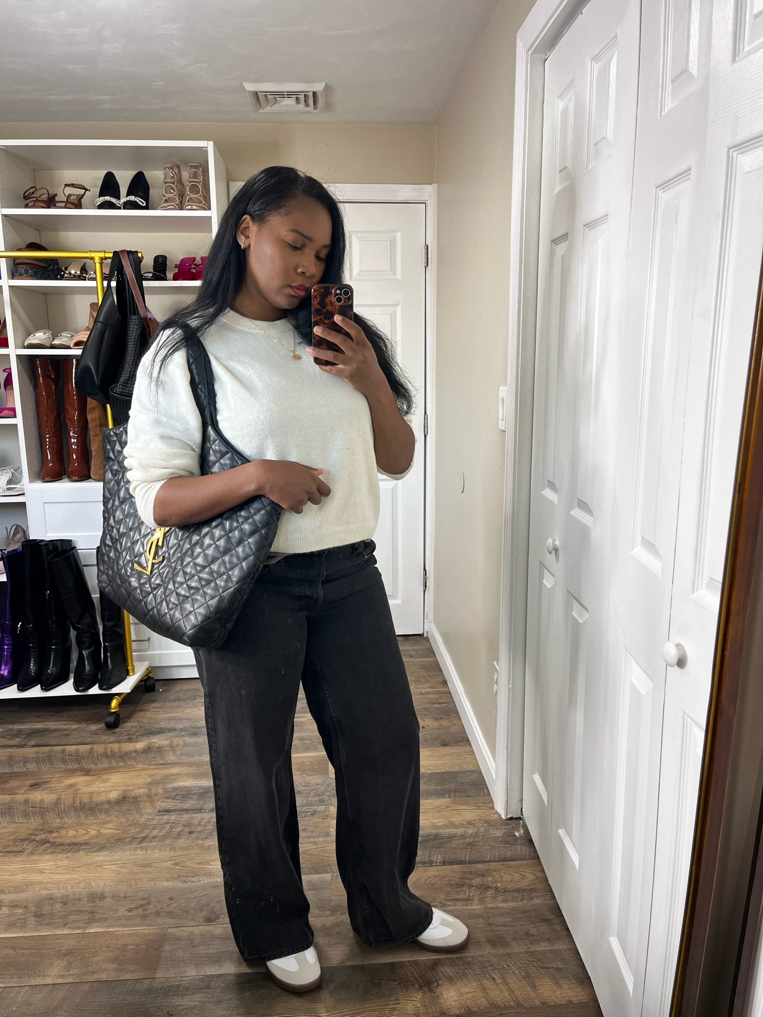 Sweater weather 


#LTKSeasonal #LTKStyleTip #LTKFindsUnder100