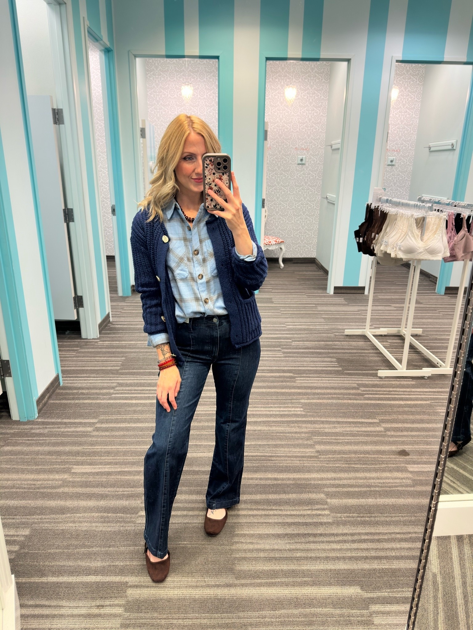 Wearing small in plaid and cardigan. Size 4 in jeans.

#LTKootd #LTKgrwm #LTKSaleAlert