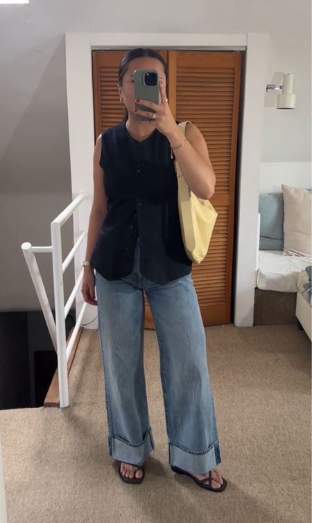 Vest is old from Zara
Jeans are old aritzia 