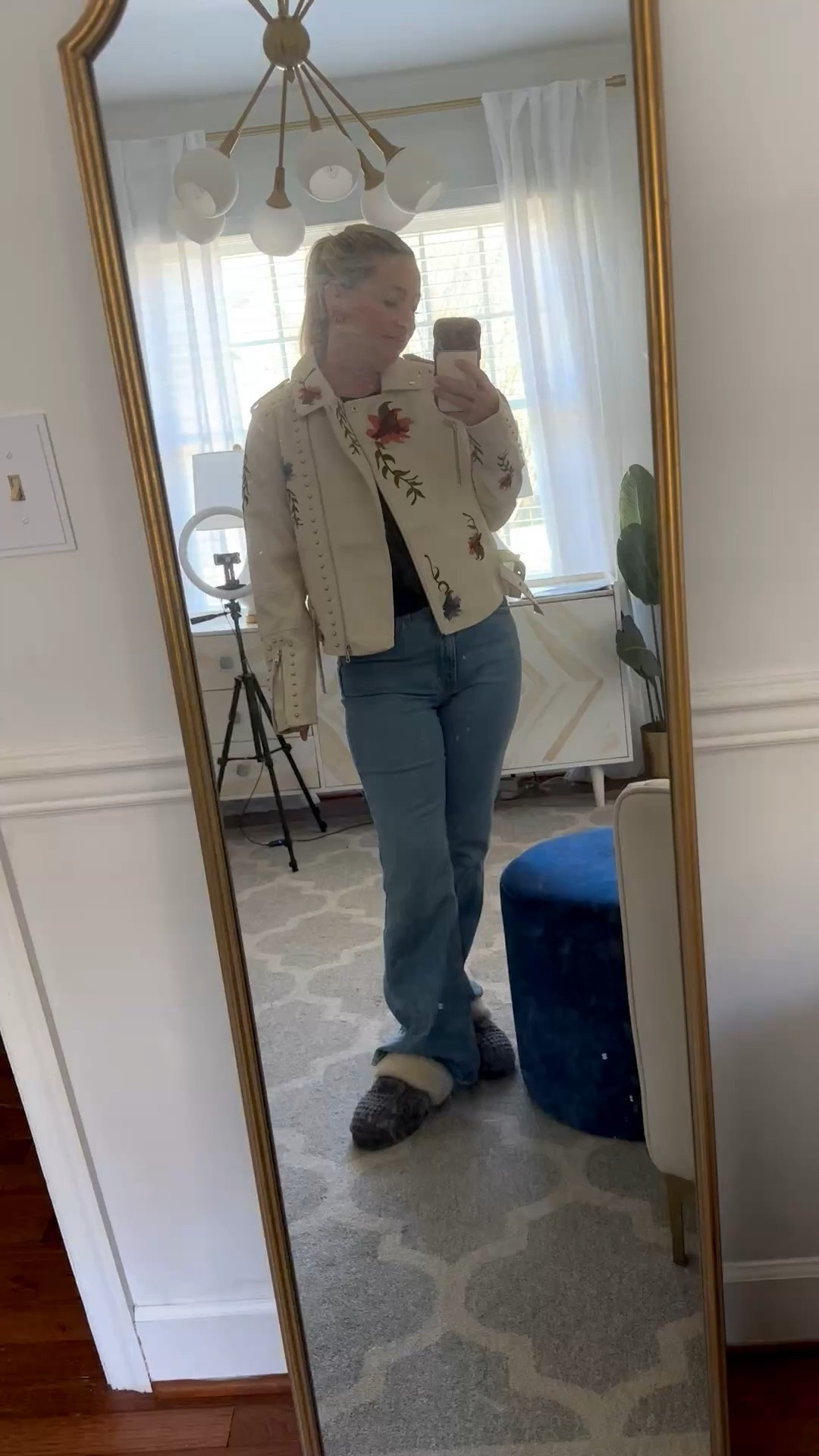 Great spring leather jacket!!!
Vici code trilbystyle40
Embroidery 
Silver
Westernn

#LTKSeasonal #LTKFestival #LTKPetite