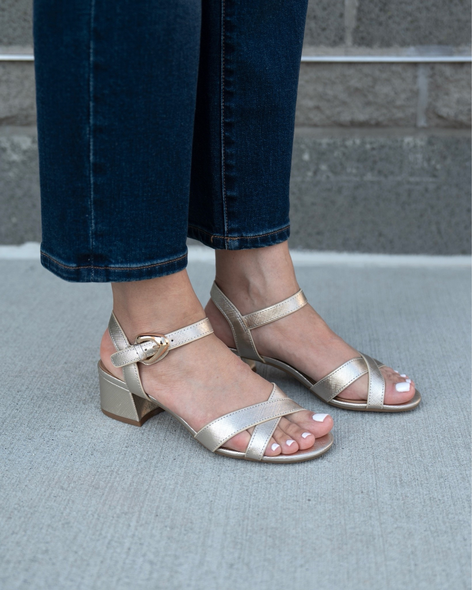 THE SANDAL THAT GOES WITH EVERYTHING ✨ If you’re looking for one sandal to wear all summer, this might be it. A comfortable block heel, a versatile metallic finish, and a silhouette that works with jeans, dresses, linen pants, and everything in between. The kind of shoe that earns its place because you’ll actually wear it.
Everything linked here. ✨

#LTKFind
#LTKStyleTip
#SummerSandals
#ComfortableShoes
#BlockHeelSandals
#WardrobeStaples
#EverydayStyle
#SummerWardrobe

#LTKPetite #LTKOver40 #LTKSaleAlert