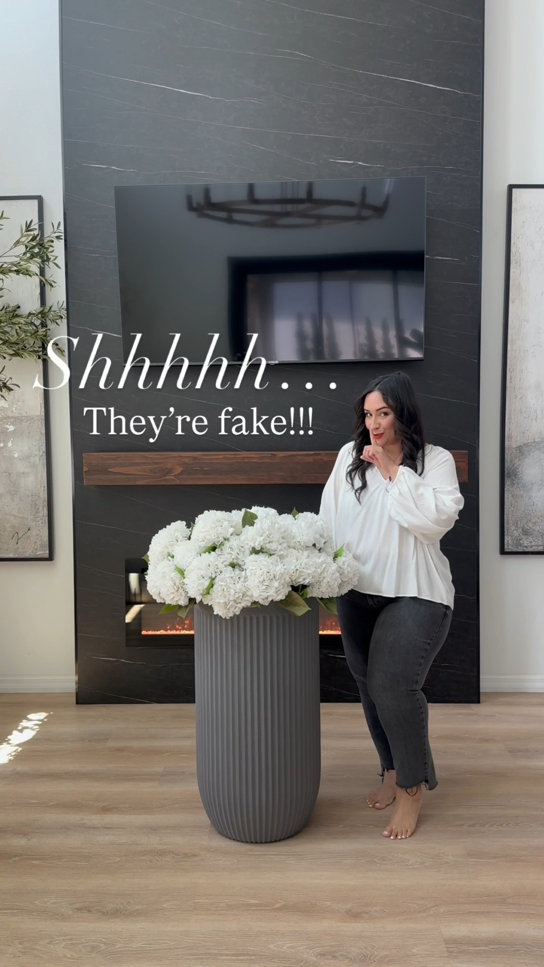 These gorgeous faux hydrangeas are perfect for spring! Available in different colors🌷



Home
Planter
Fluted planter
Faux flowers
Outdoor flowers
Outdoor decor
Outdoor planter
Home decor
Viral planter 


#LTKValentine #LTKHome #LTKSaleAlert