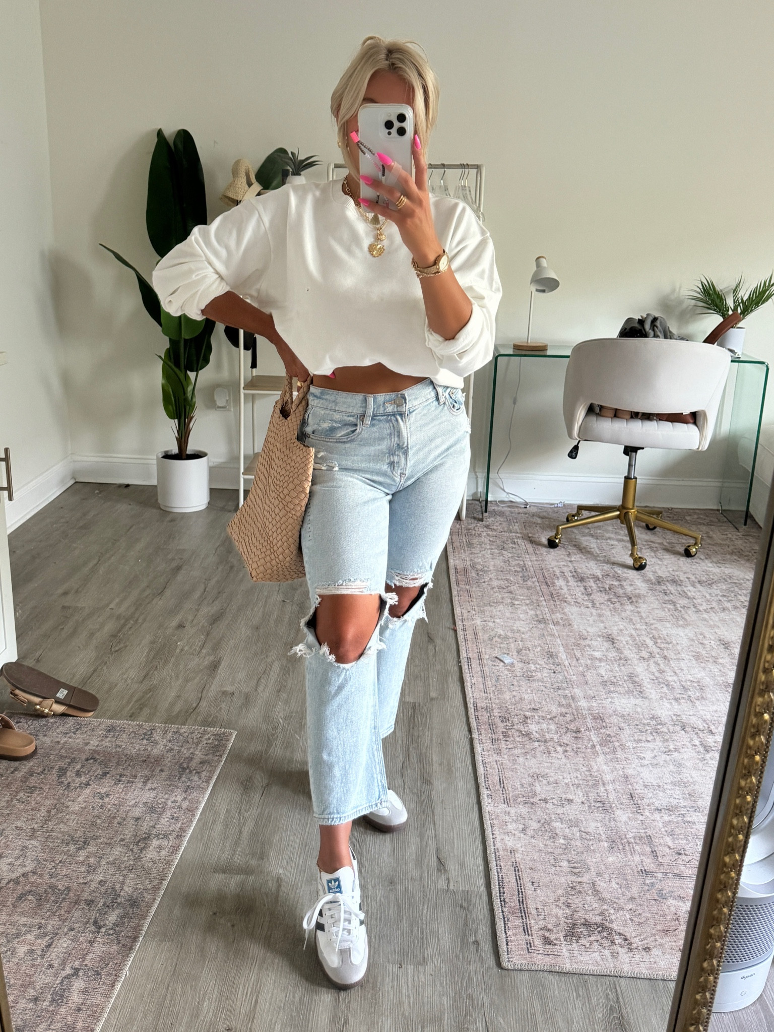 Casual fall outfit! Love these ankle jeans so much and they’re on sale right now. I did my true size 6 and did a medium in the sweatshirt. 

Casual outfits ootd mom style 