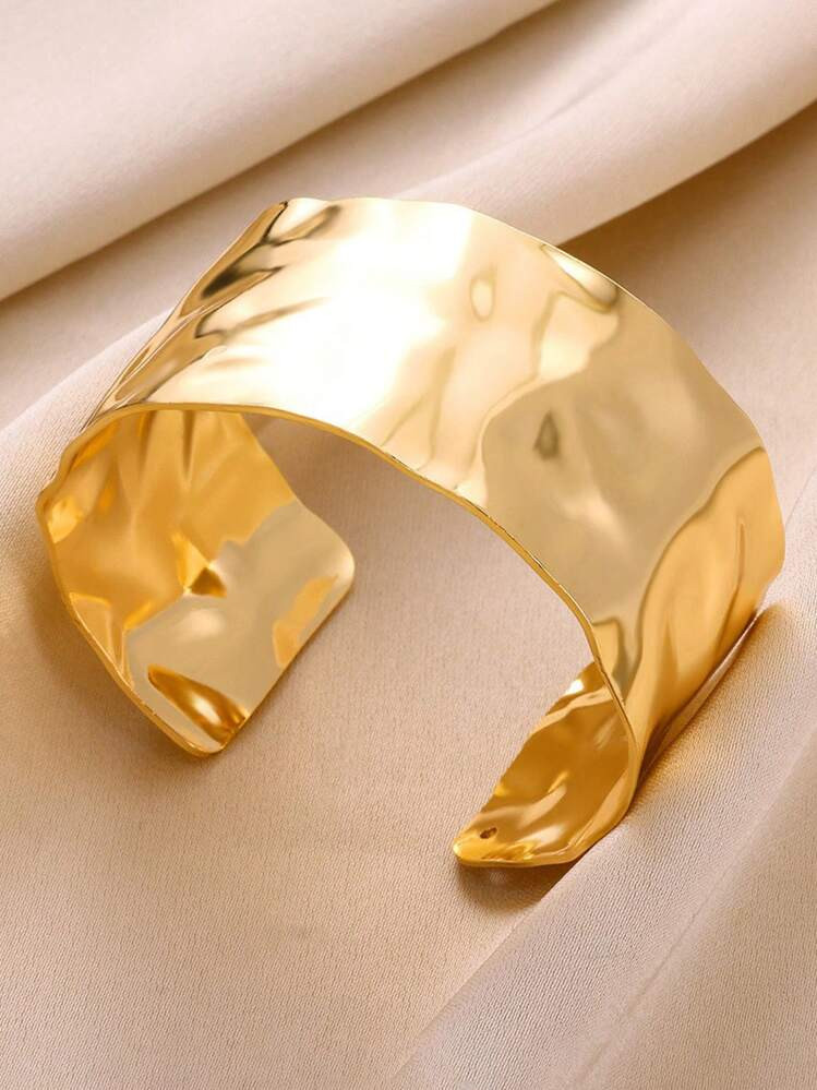 1pc Elegant Classic Raised Pattern Bangle Bracelet, Gold Color Wrist Cuff Accessory Gift Suitable For Summer Parties, Weddings, Vacations, Casual Wear, Independence Day, Graduations, Holidays | SHEIN