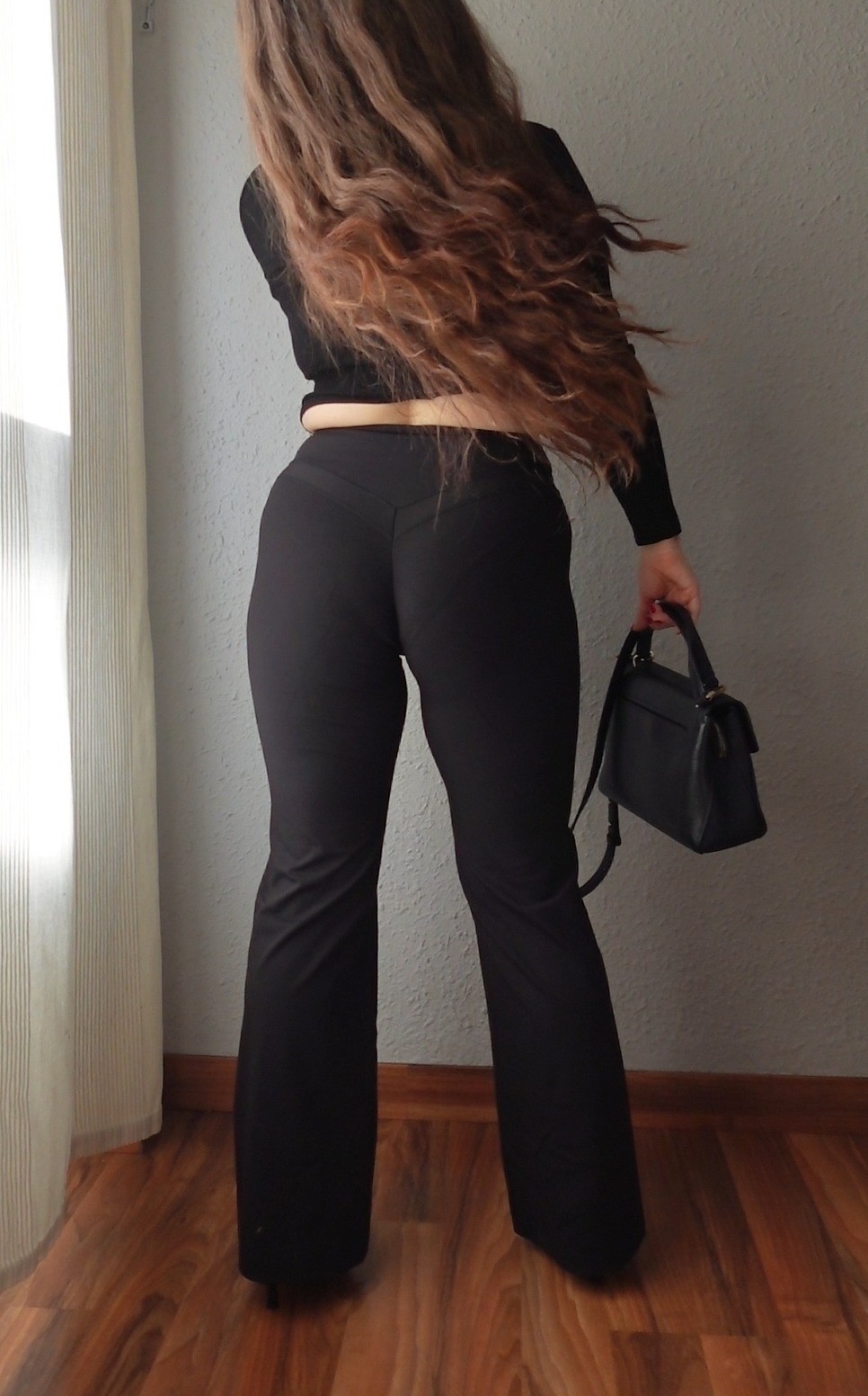 Black ruched Petite flared leggings for short women.

#LTKgrwm #LTKootd #LTKPetite