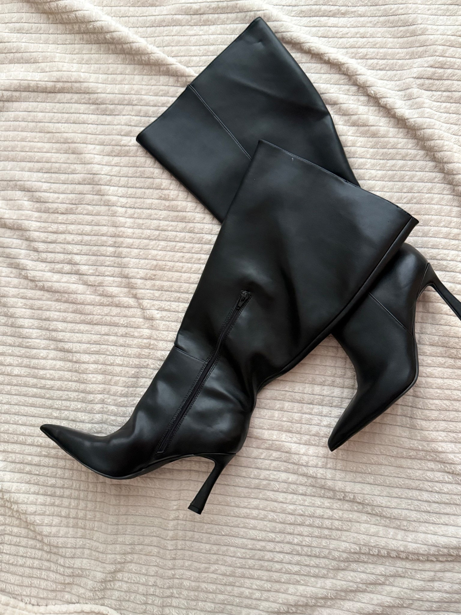 Boots for Autumn 🍁
•


#LTKeurope #LTKdatenight #LTKpartywear