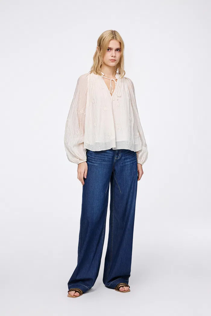 Lucienne Pleated Embroidery Blouse in Tencel Blend | Fabrique