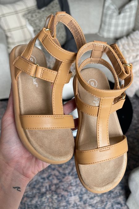 Obsessed with these gladiator style sandals for my daughter. She is 3 years old and they run true to size.

Fit  ⭐️⭐️⭐️⭐️
Comfort ⭐️⭐️⭐️⭐️
Price ⭐️⭐️⭐️
Style ⭐️⭐️⭐️⭐️

#targetstyle #toddlerfashion #toddlershoes #shoes #targetfashion#LTKfit

#LTKkids #LTKshoecrush