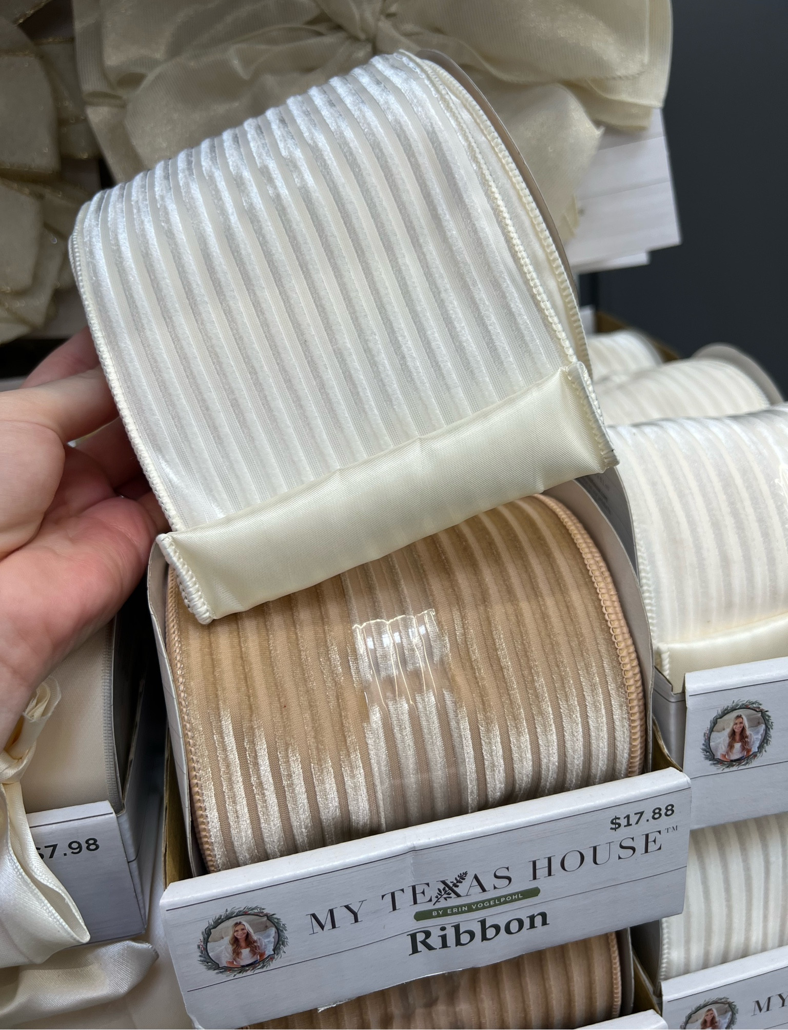 Stunning wide velvet ribbon

#LTKHoliday #LTKSeasonal #LTKHolidaySale