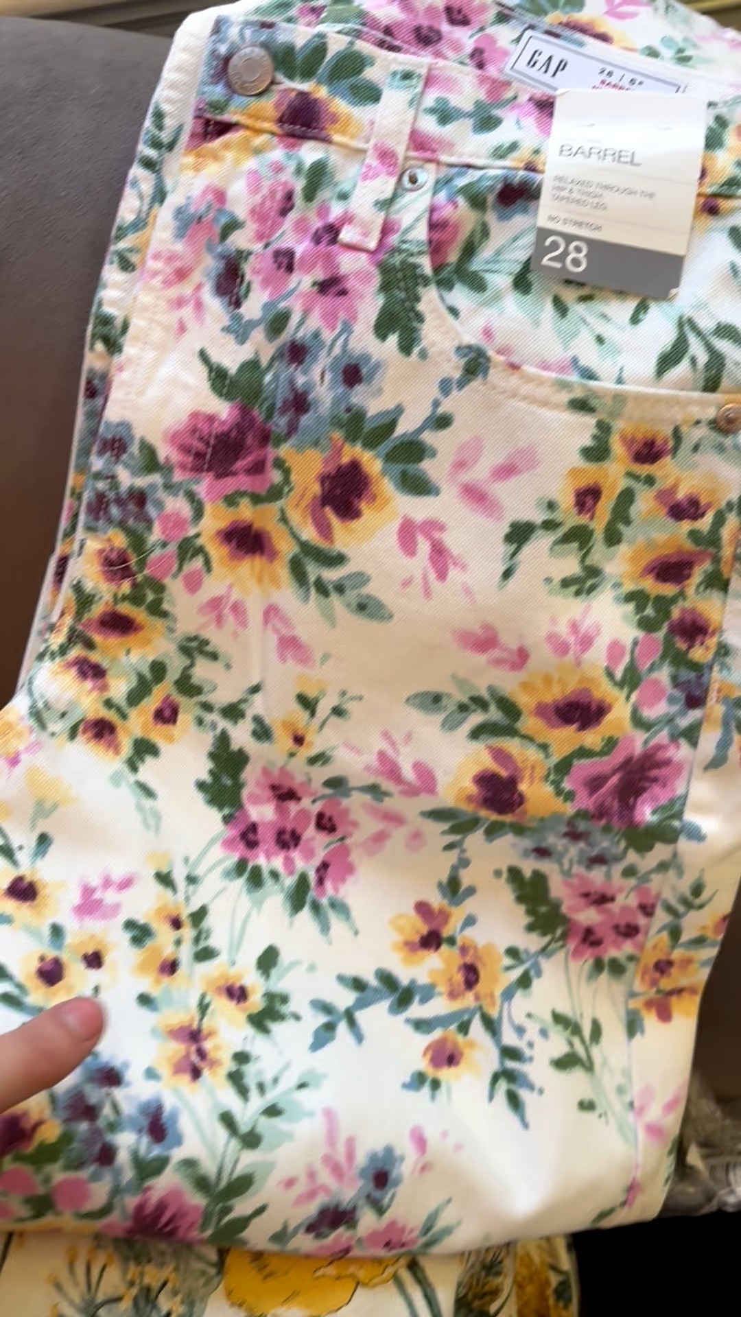 Floral printed barrel jeans on clearance for $39!

#LTKSaleAlert #LTKSeasonal