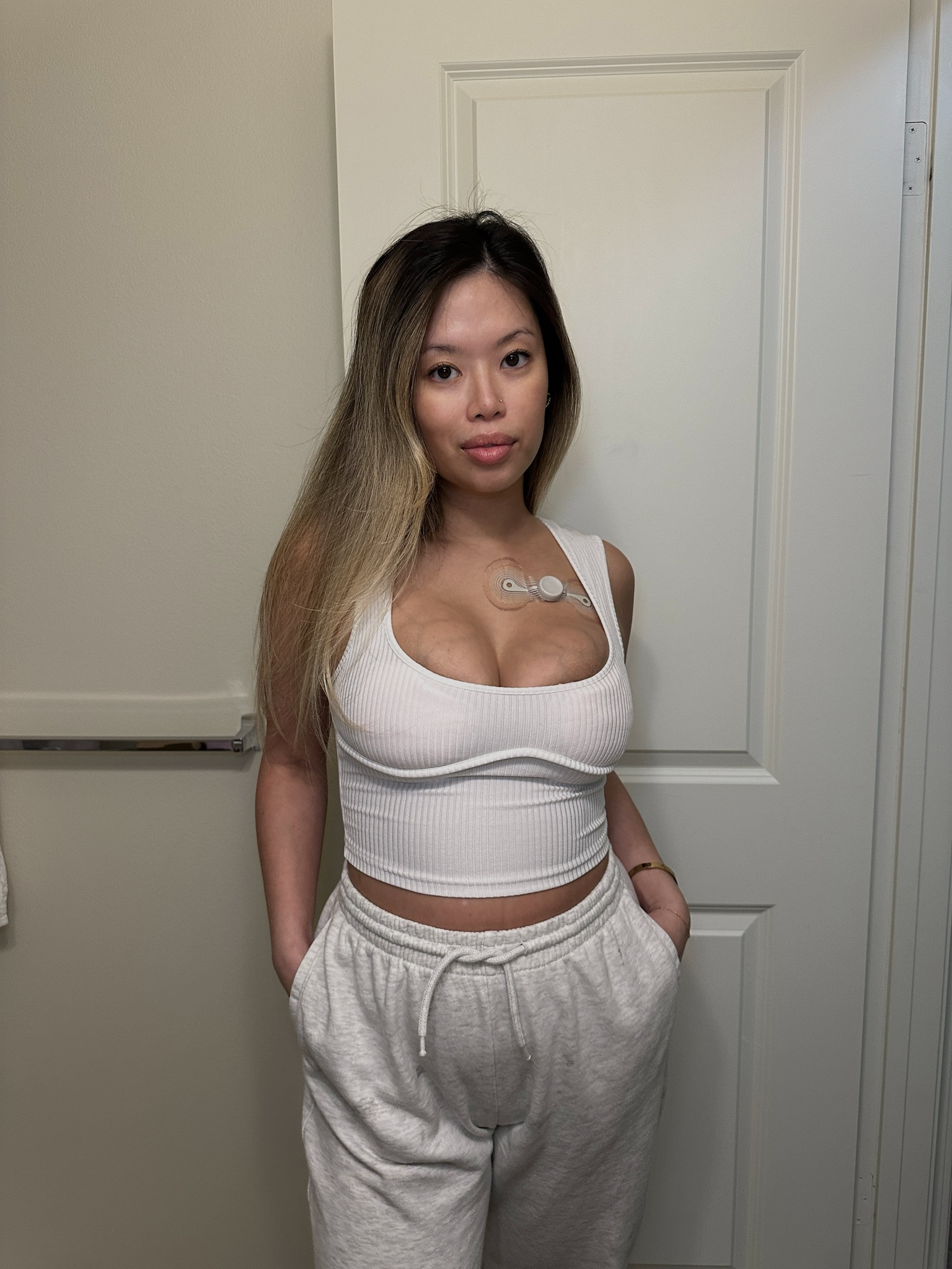 Post-Partum Week 1 Outfit
A supportive bra (breastfeeding)
Lose lounge sweatpants 

#LTKbaby #LTKstyletip #LTKfindsunder50