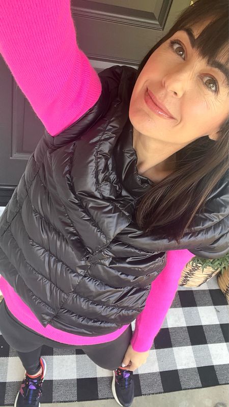 HAUTE MAMA LOOK OF THE DAY

Upgrade your athletic and #athleisure looks with new silhouettes 

☑️Short sleeve snap up vest for standard zip 
☑️ Spanx coated leggings for basic black
☑️chunky sole sneaker for low profile 

Use code JENNIFER30 for $30 off my vest @coteslondon

#ad #mycotes #downvest #responsibledown #hautemamalookoftheday #packable