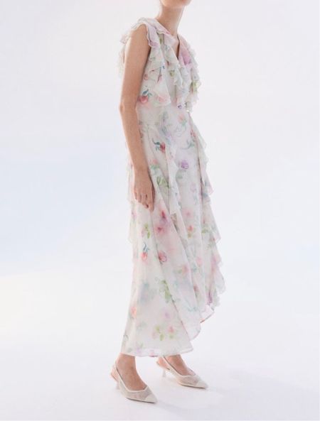Floral chiffon maxi dress 

#LTKSeasonal #LTKstyletip #LTKfindsunder100