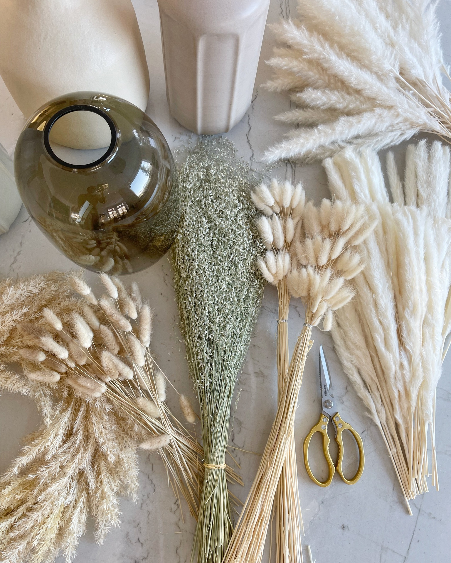 H O M E \ new neutral stems and vases to refresh spaces for spring! Yes please🌾🌾🌾

Amazon
Etsy
Target
Home decor 
Living room bedroom 

#LTKhome #LTKunder50