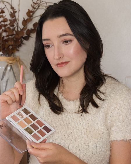 Serving up eye looks with this beautiful, affordable Lightshow Palette in Basic. With a mix of pretty neutrals, coppers and rose tones along with some fun metallics, there’s nothing basic about this palette! Pairs perfectly with a peachy nude lip with the Permanent Pout creamy lip color in Butter Babe 🥰

#LTKFind #LTKbeauty #LTKunder50