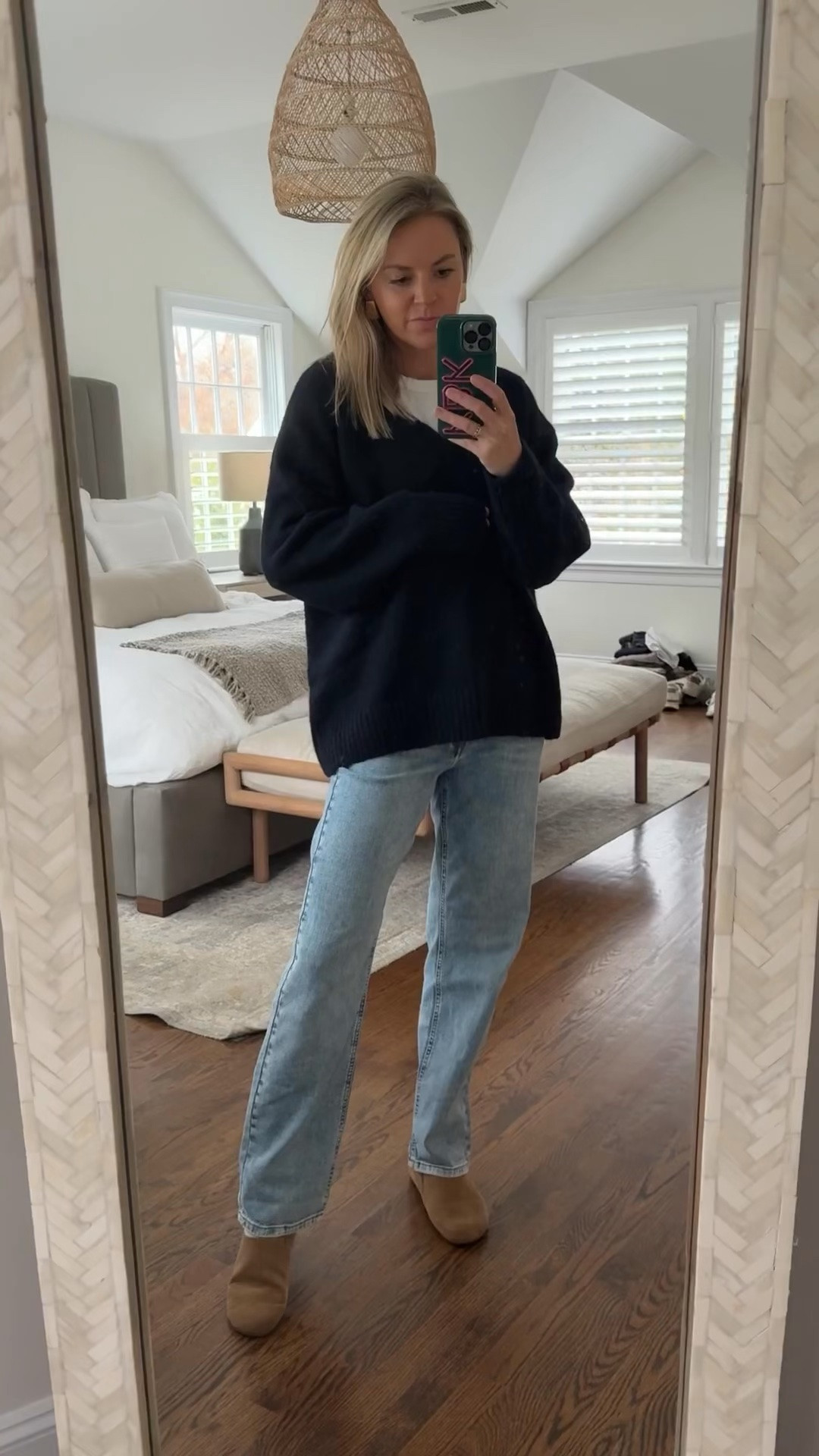 Mid rise Light wash relaxed jeans for fall. I’m 5’5 wearing a 26R, tts. Sweaters are all old from Abercrombie and Anthro.

#LTKSaleAlert