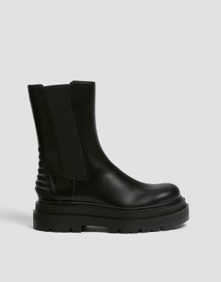 Pull&Bear padded chunky chelsea boots in black | ASOS (Global)