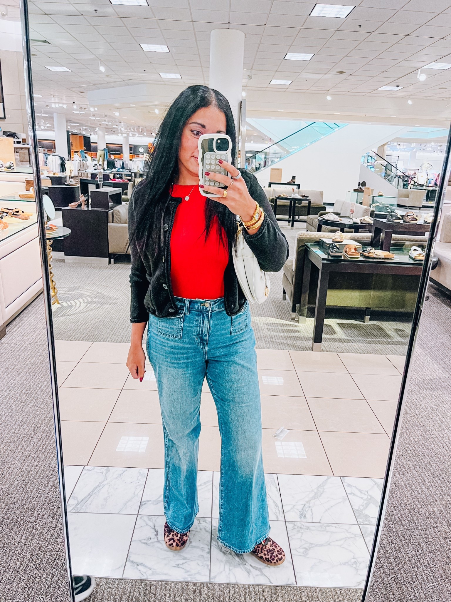 Flare jeans
Leopard sneakers
Black cardigan 


#LTKmomlife #LTKootd #LTKValentine